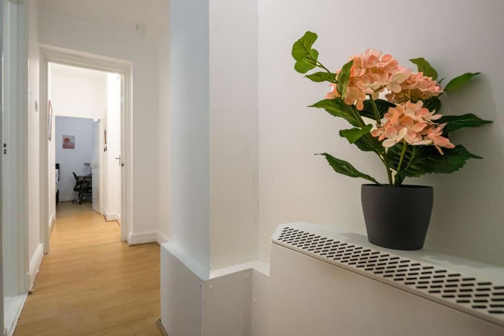 Cosy 2-Bedroom Flat Paddington London Eksteriør billede